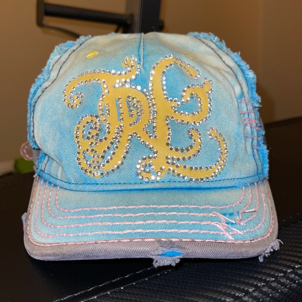 ❤️ True Religion Distressed Rhinestone hat